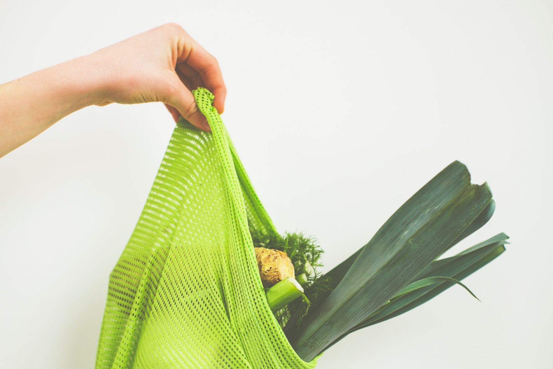 plastikfrei Einkaufstasche mit Gemüse – ©Unsplash