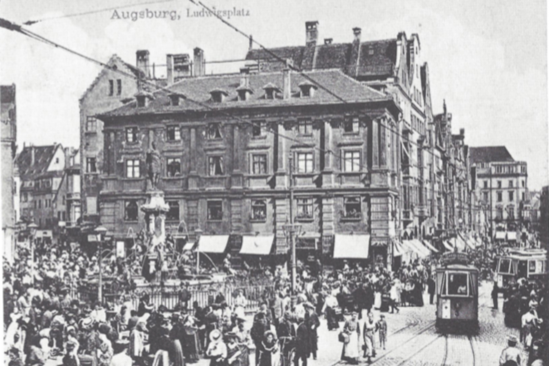 geheimtipp Augsburg Rathausplatz – ©Privatsammlung: Gregor Nagler